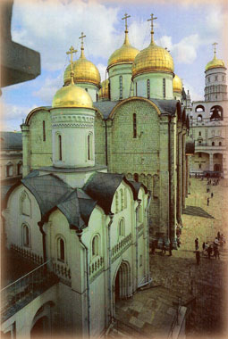 Церковь Ризоположения. 1484-1485 гг. Общий вид. (Псковские мастера)